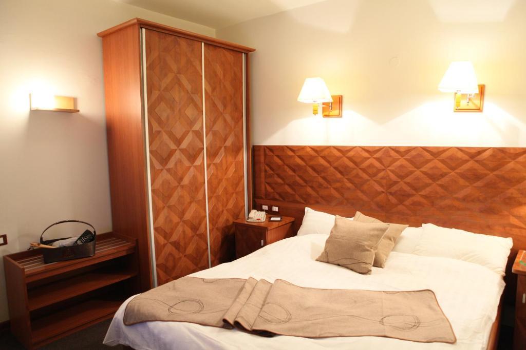 Plasma Hotel Tripoli Room photo