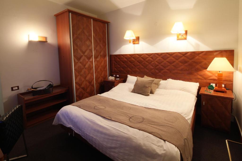 Plasma Hotel Tripoli Room photo